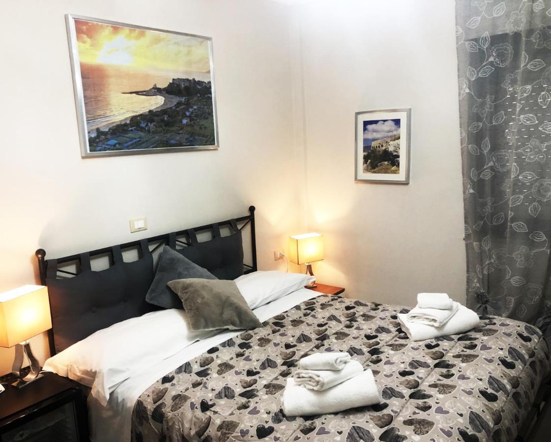 Bed and Breakfast Il Giardino Di Adriana à Terracine Extérieur photo