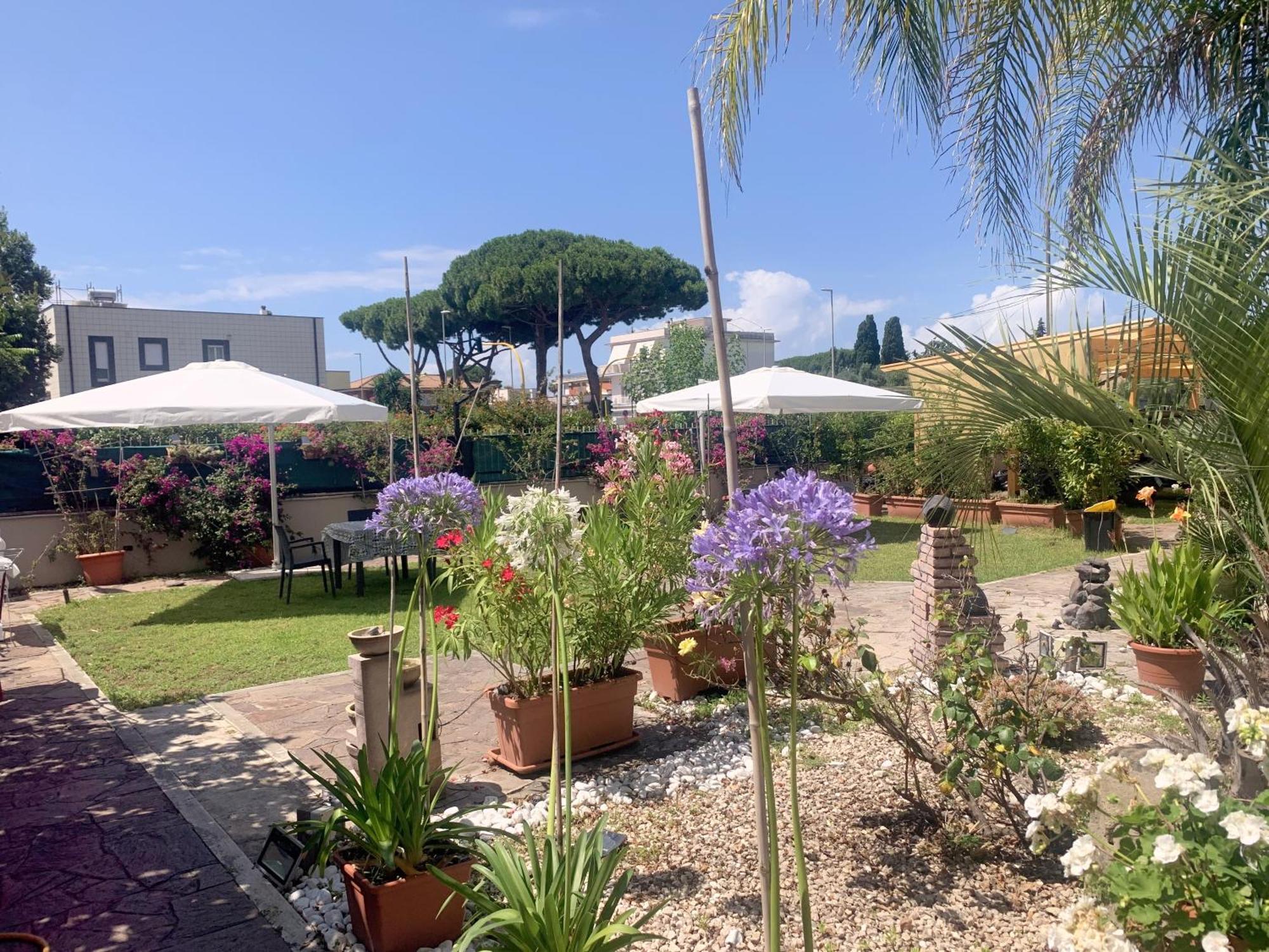 Bed and Breakfast Il Giardino Di Adriana à Terracine Extérieur photo