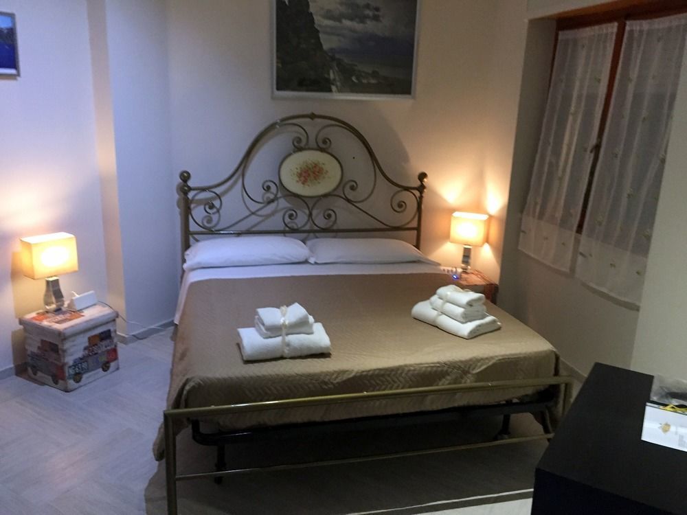 Bed and Breakfast Il Giardino Di Adriana à Terracine Extérieur photo